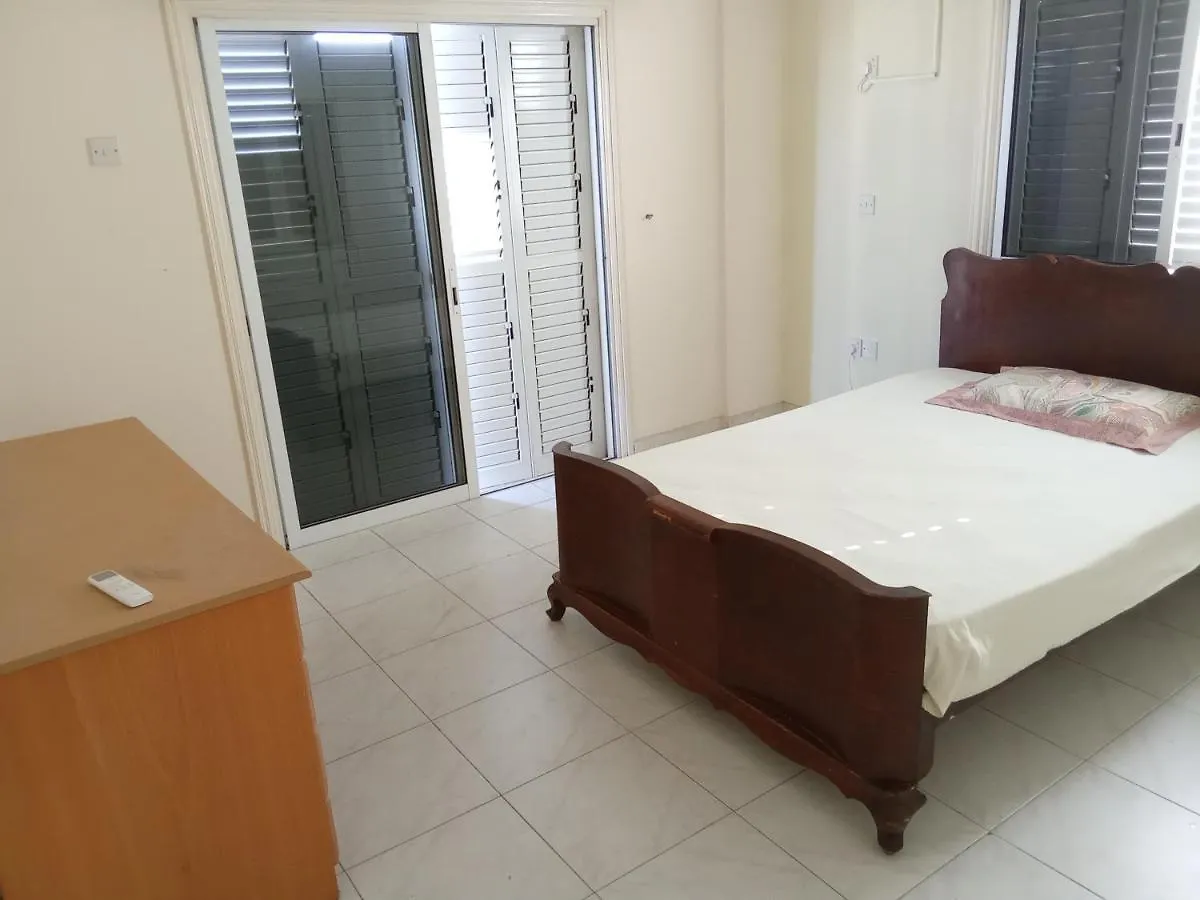 Room In Villa In Quite Arrea Of Larnaca